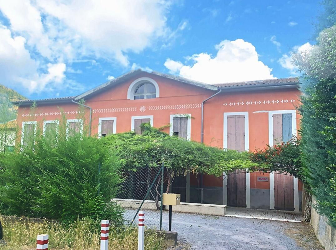 Maison Bourgeoise Digne Les Bains 17 pièce(s) 397 m2
