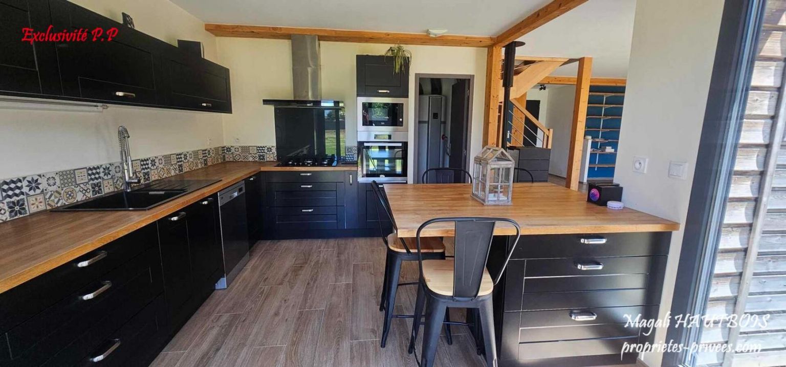 SAINT-HILAIRE-DU-HARCOUET Maison Saint Hilaire Du Harcouet 6 pièce(s) 110 m2 2