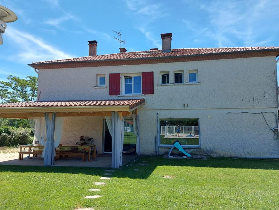 LE PASSAGE LE PASSAGE D'AGEN : MAISON  219 m² - 11 pièces 8 chambres -Piscine- Spa- Jardin 2