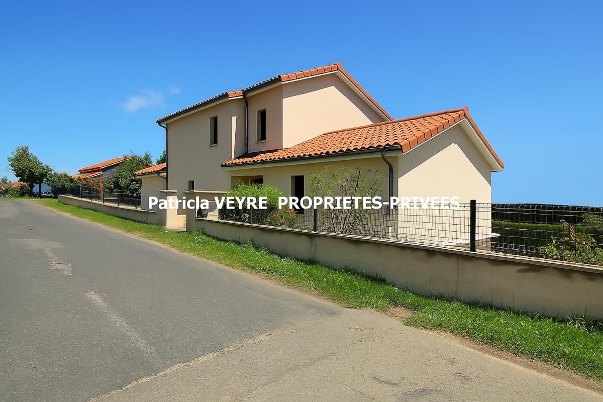 TARENTAISE TARENTAISE (42660) maison de 2017 de130 m2, quatre chambres sur un terrain de 567 m² 2