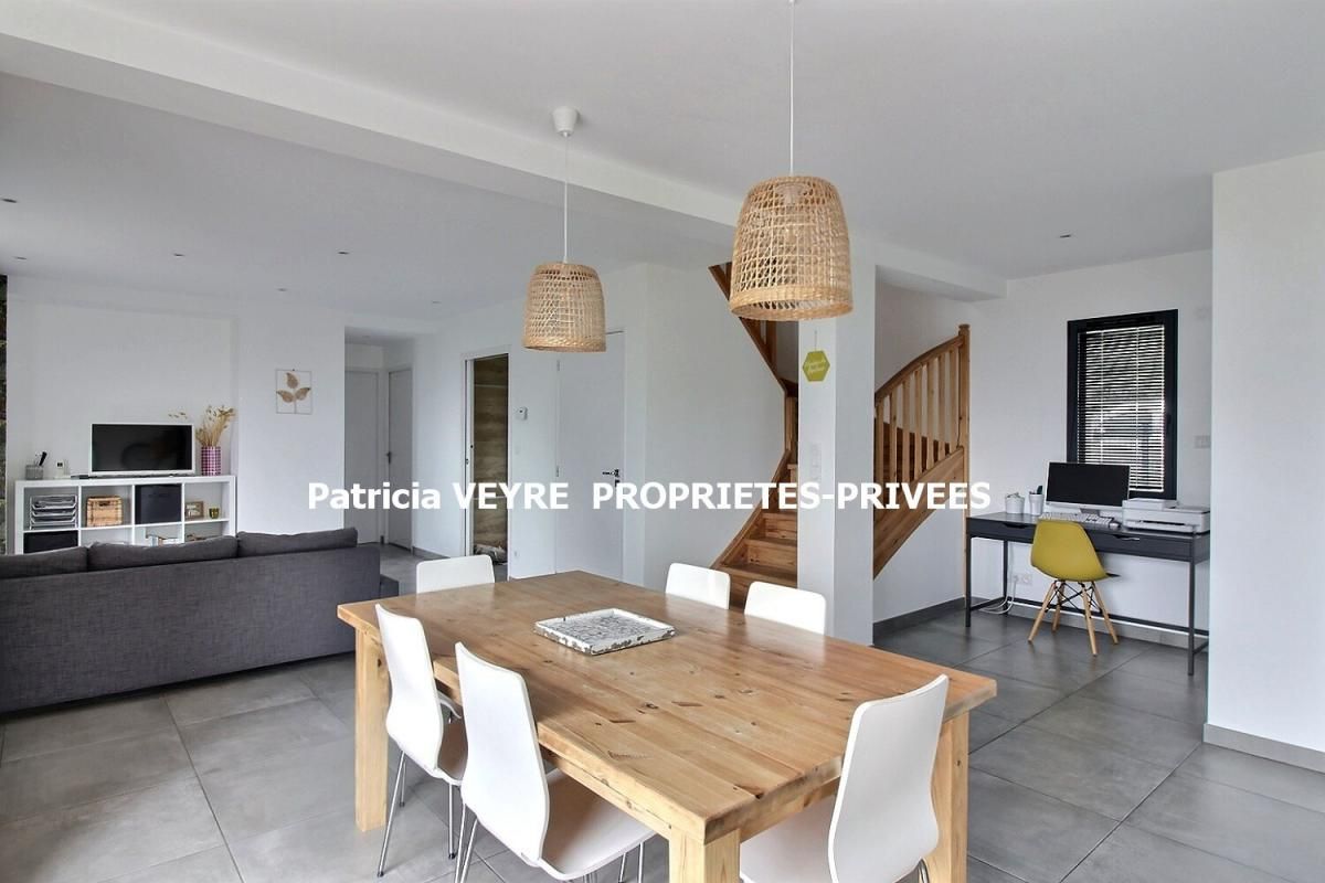 TARENTAISE TARENTAISE (42660) maison de 2017 de130 m2, quatre chambres sur un terrain de 567 m² 4