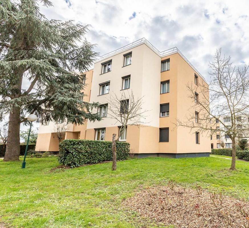 91700 Sainte Geneviève des bois - Appartement Rez de Chaussée - 4 pièces 78 m²