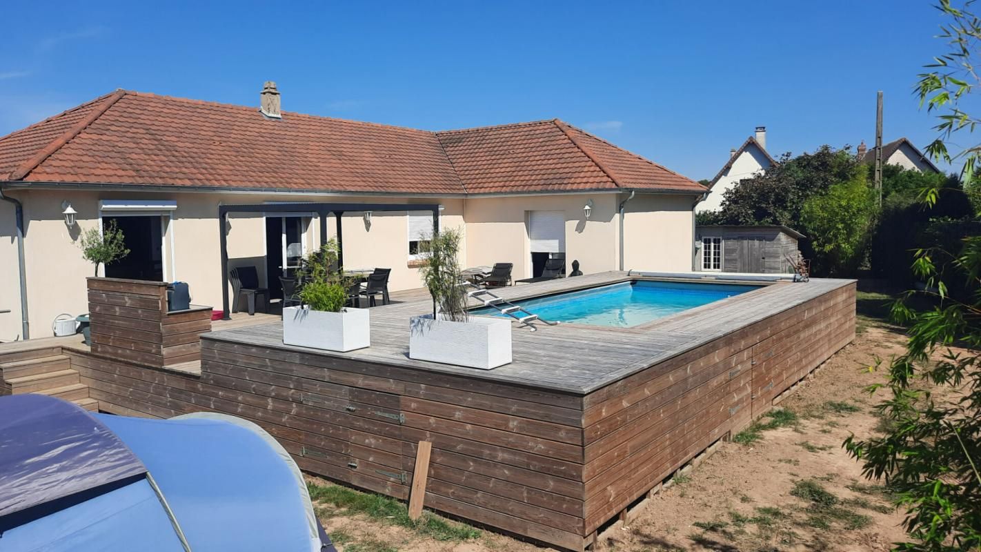 Maison sur sous-sol complet à Saint Pierre Des Fleurs