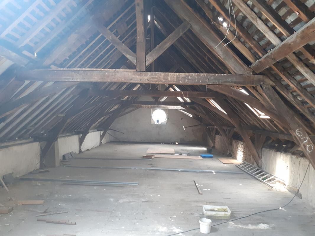 BAUGÉ-EN-ANJOU Loft 2 pièce(s) 224 m2 4