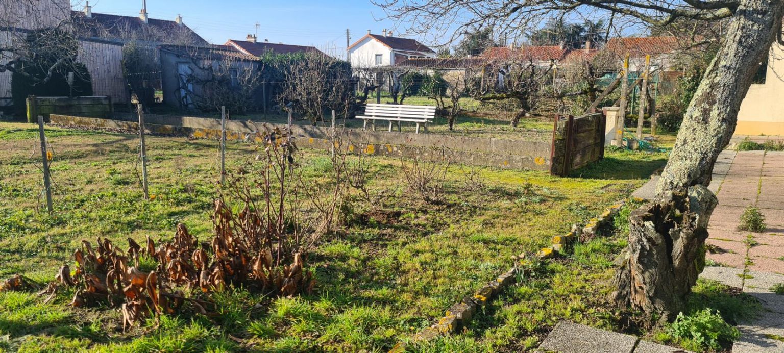 GETIGNE Terrain constructible, en second rideau, idéalement situé de 514 M² 2