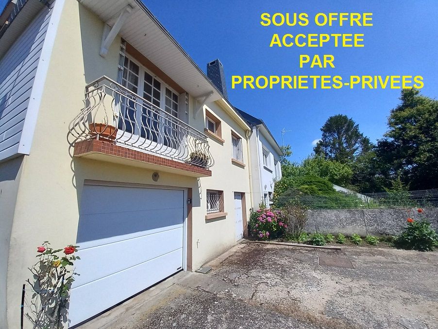MAISON A RÉNOVER DISPOSANT DE 4 GARAGES