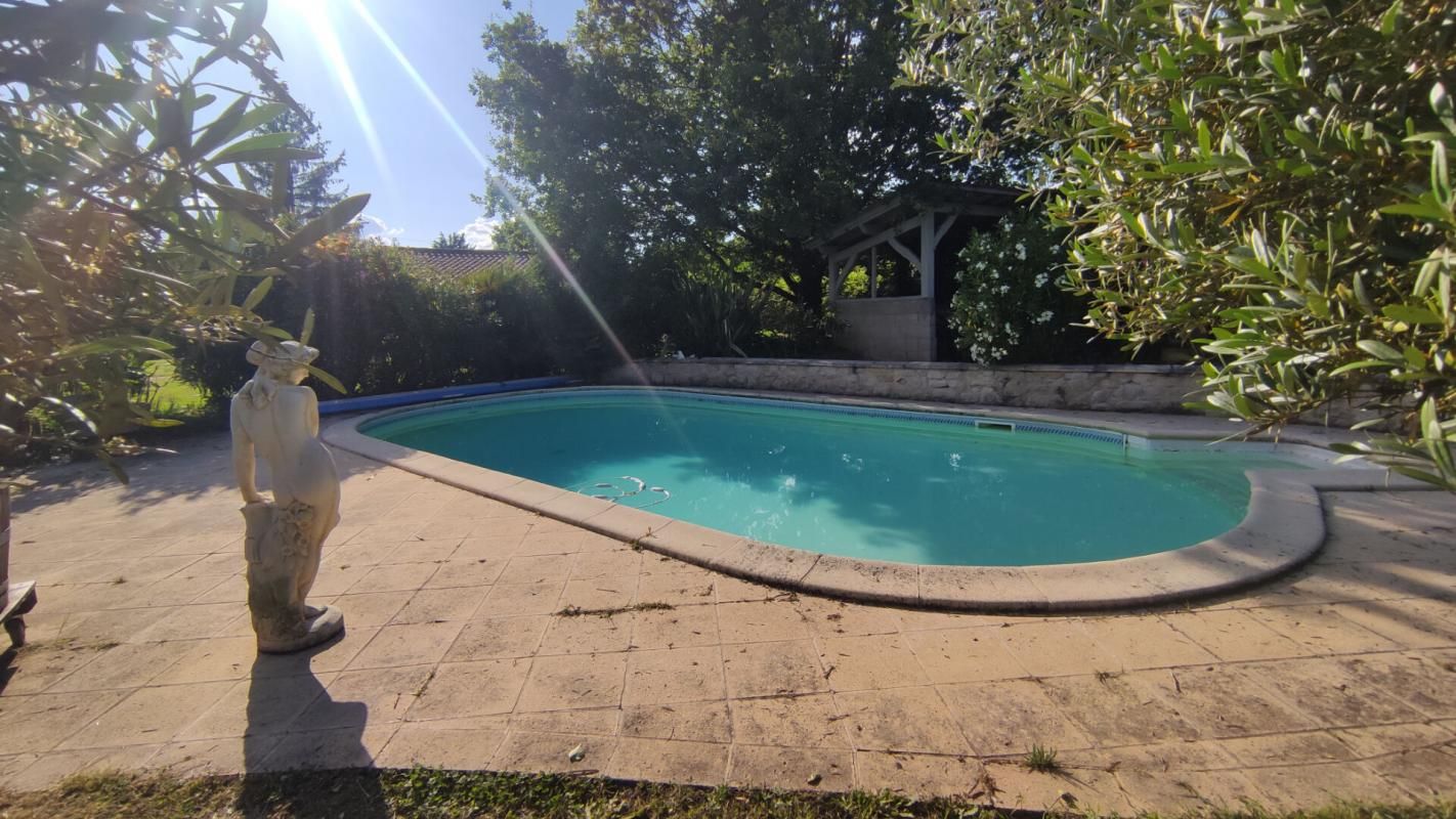 VIRAZEIL Maison de 148m² avec piscine et dépendances sur 2700m² de terrain 3
