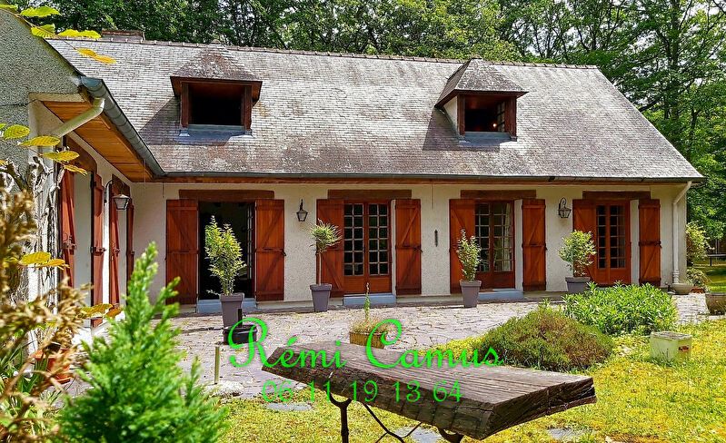 Maison familiale 250m² jardin 8 850 m²