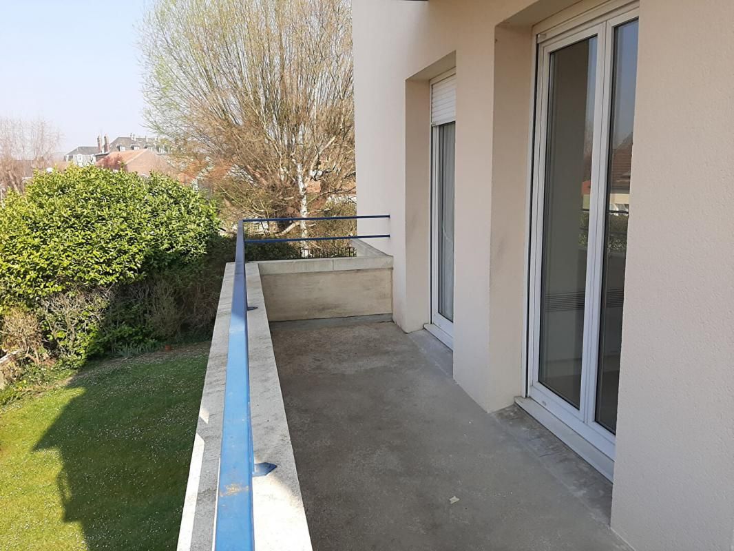 APPARTEMENT T 3 BALCON GARAGE