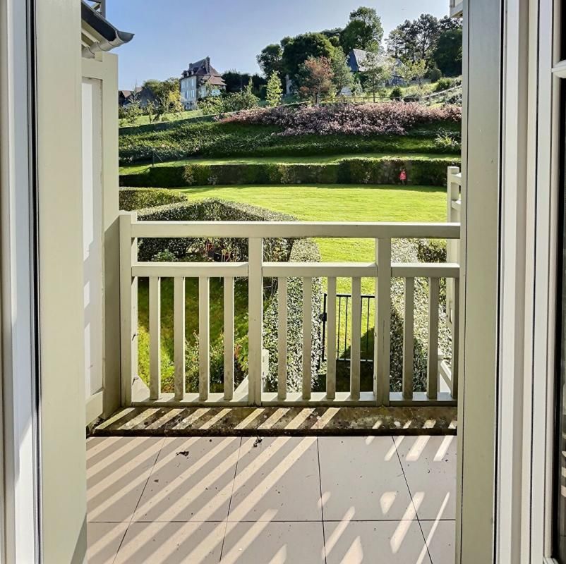DEAUVILLE Deauville. Domaine très recherché avec gardien . Studio 30 m2 avec très jolie vue 3
