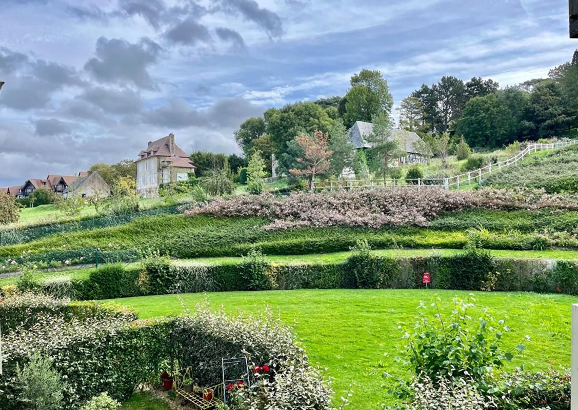 DEAUVILLE Deauville. Domaine très recherché avec gardien . Studio 30 m2 avec très jolie vue 4