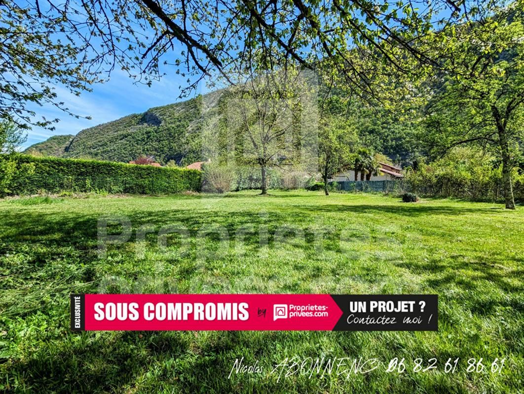 Terrain Saint Paul De Varces 890m²