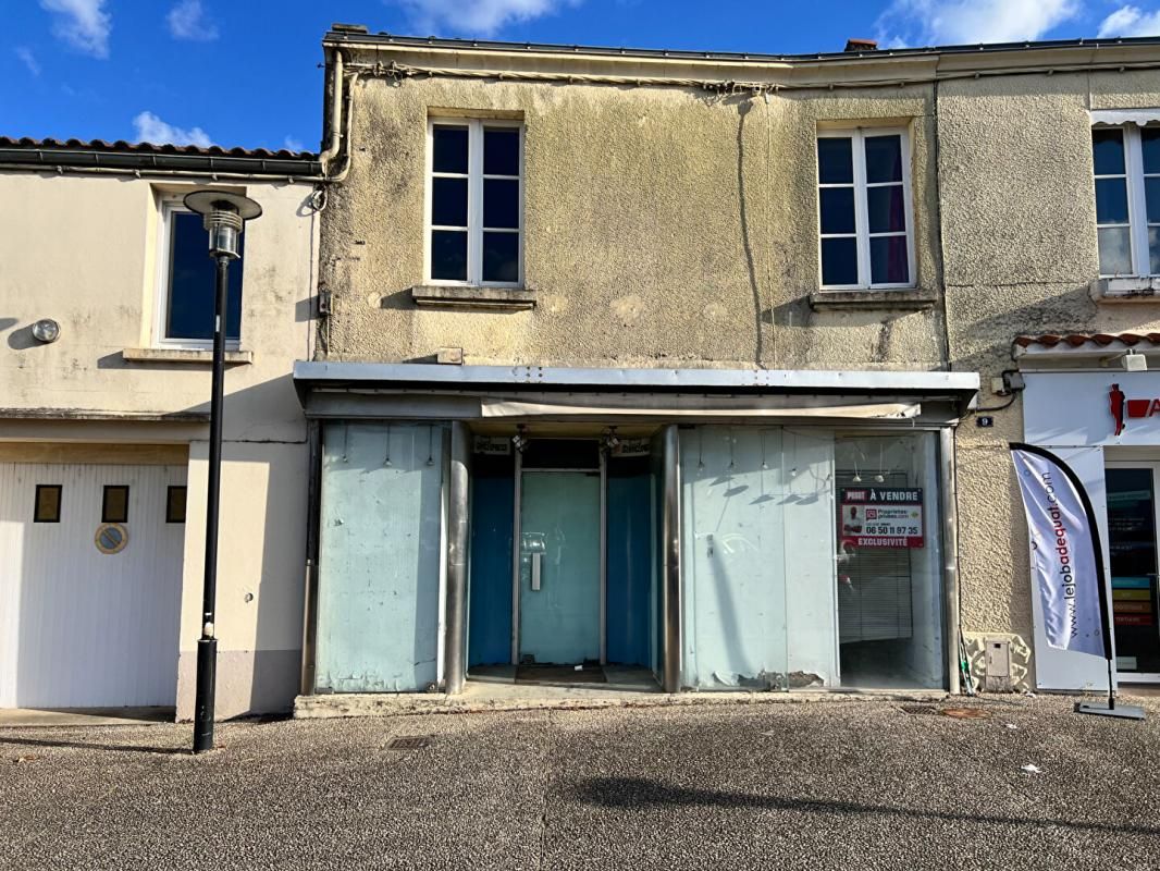 MONTAIGU MONTAIGU-VENDÉE (85600) - MURS COMMERCIAUX LIBRES 2