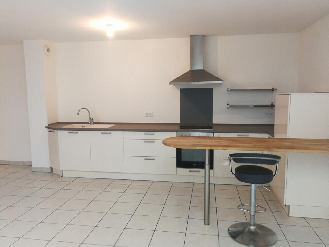MAIZIERES-LES-METZ Appartement récent de deux pieces sur l'axe A31 à Maizieres -Les-Metz 4