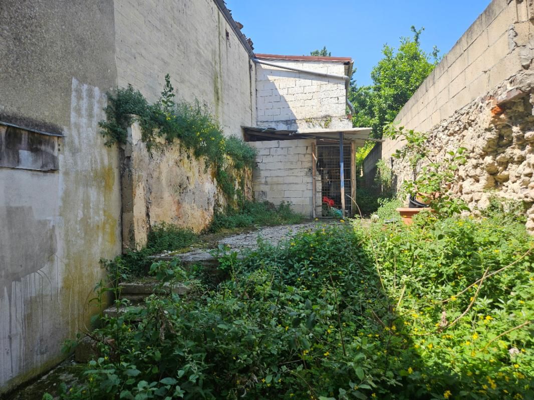MITRY-MORY Maison de ville à Mitry-Bourg de 70m2 sur un terrain de 162m2 totalement à rénover 2