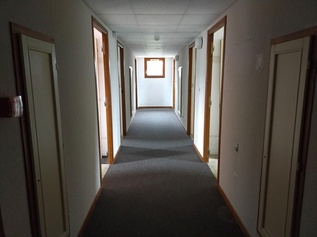 ROANNE PARIGNY - MURS COMMERCIAUX , HOTEL 42 CHAMBRES, RESTAURANT 3