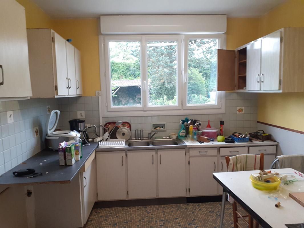 BAUGÉ-EN-ANJOU Maison Bauge En Anjou 5 pièce(s) 80 m2 3