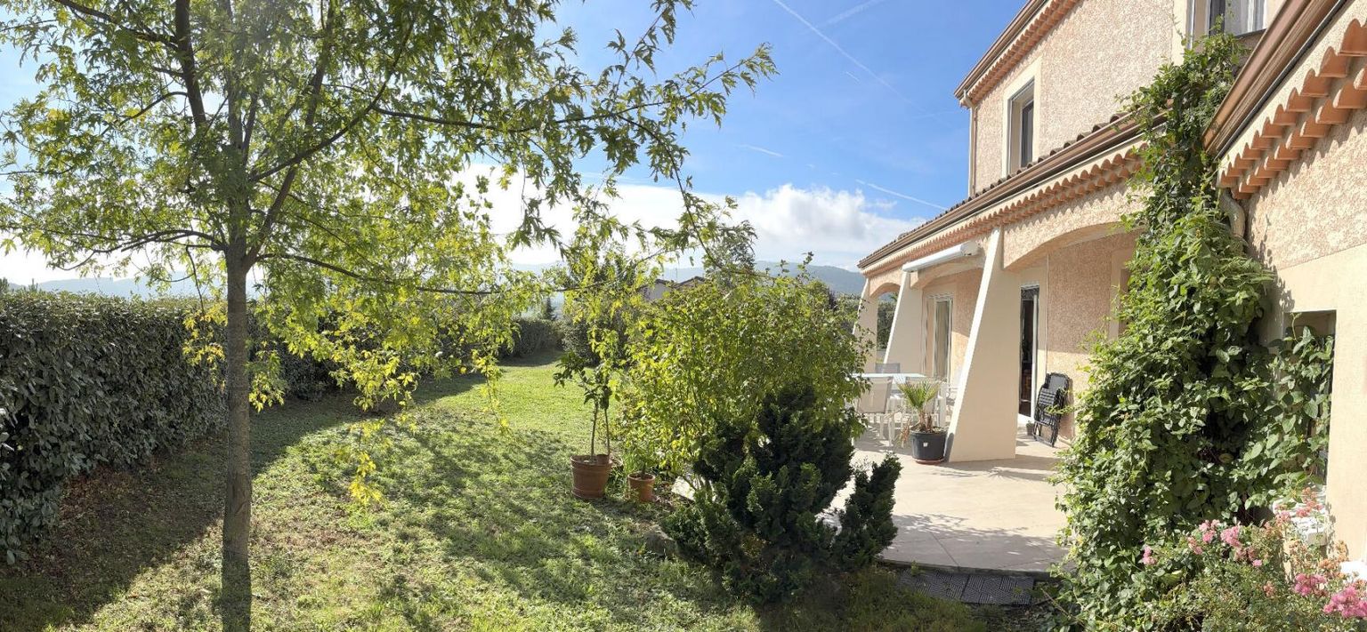 BOURG-ARGENTAL Maison Bourg Argental 6 pièce(s) 150 m2 2