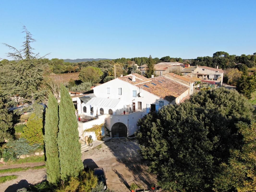 Propriété de 582 m2 sur un hectare