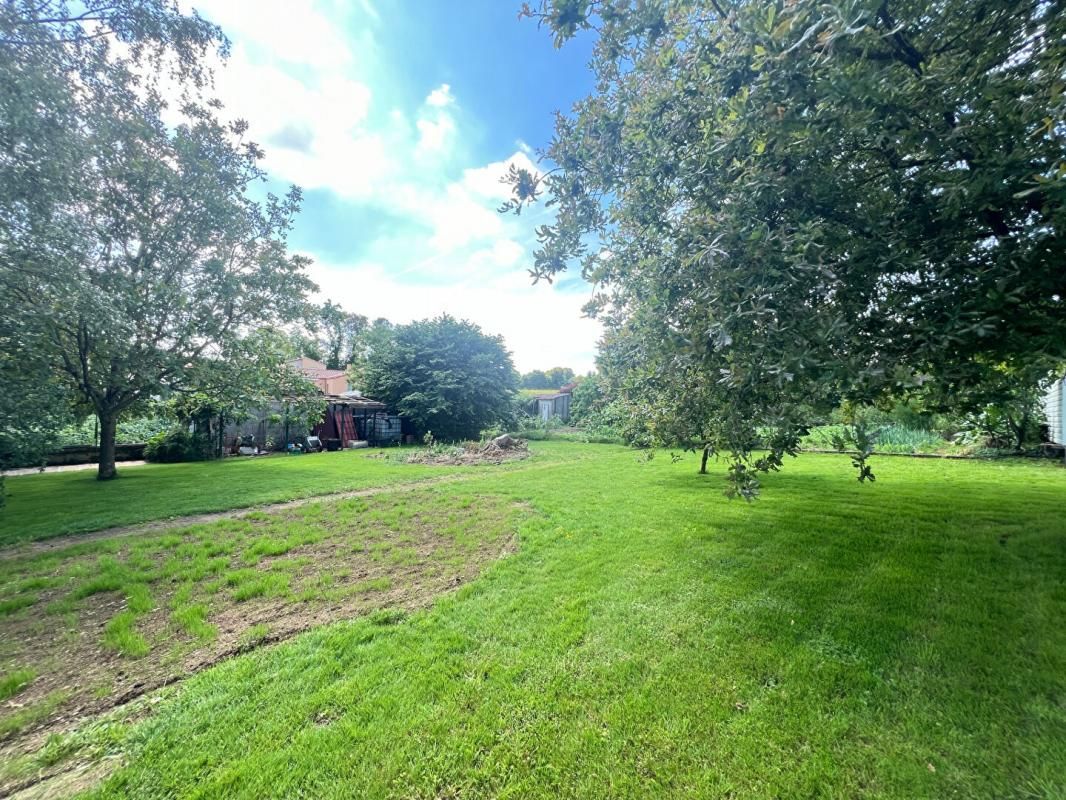 Terrain Saint Germain Sur Moine 629 m2