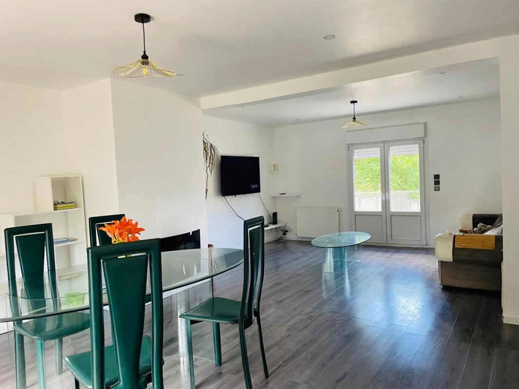 DREUX Superbe maison 5 chambres avec sous-sol total, garage, 1264m2 terrain à Vernouillet 4