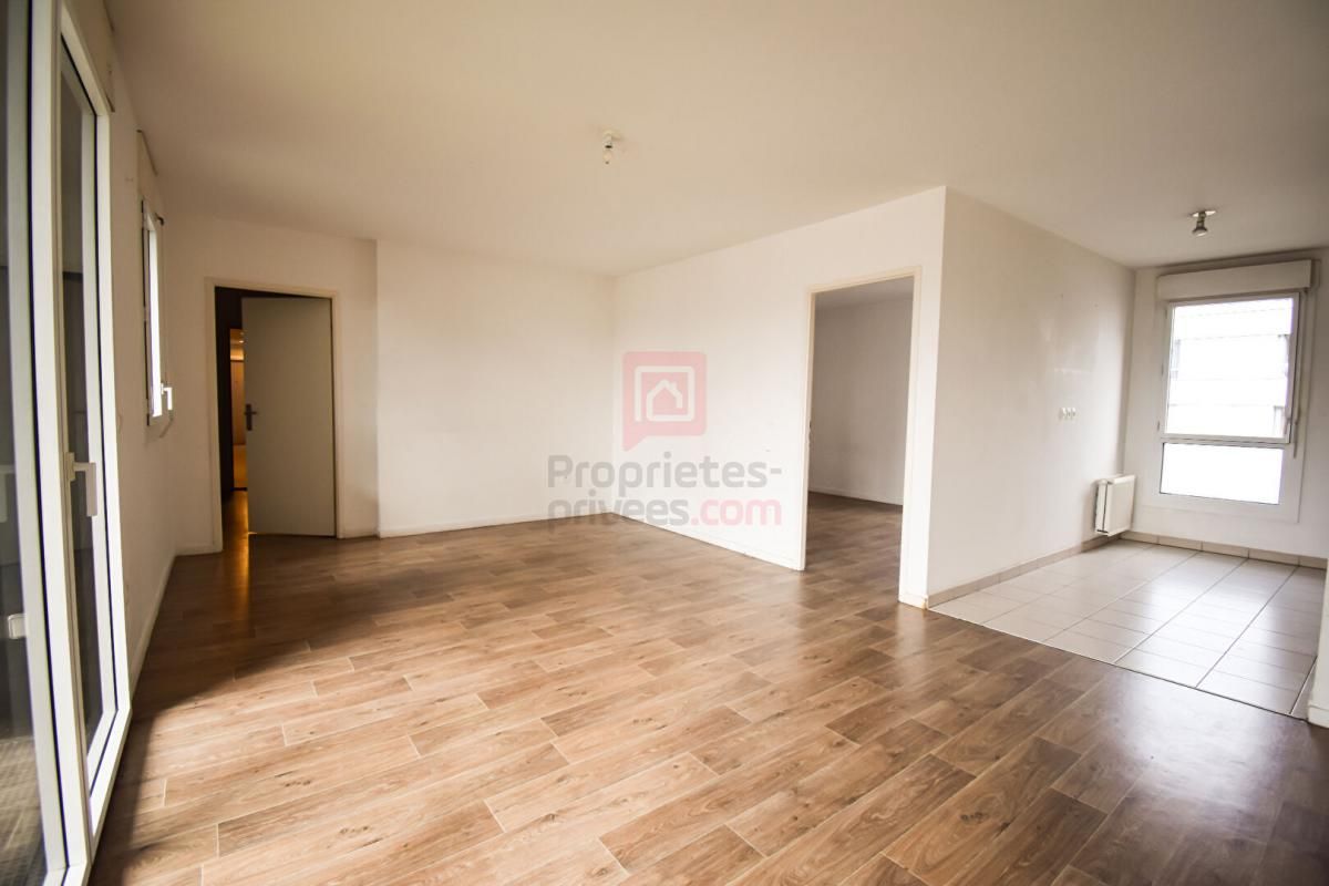 93200 SAINT DENIS F3 - 2 CHAMBRES - 65 M² Habitable avec un balcon vue sur la Seine