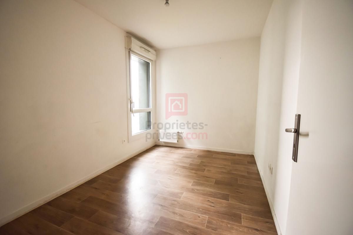 SAINT-DENIS 93200 SAINT DENIS F3 - 2 CHAMBRES - 65 M² Habitable avec un balcon vue sur la Seine 3