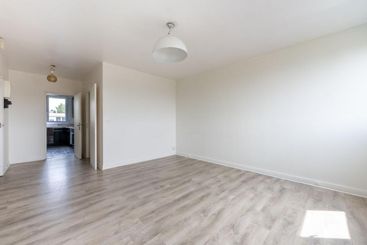 MORSANG-SUR-ORGE Appartement Morsang Sur Orge 2 pièce(s) 50 m2 4