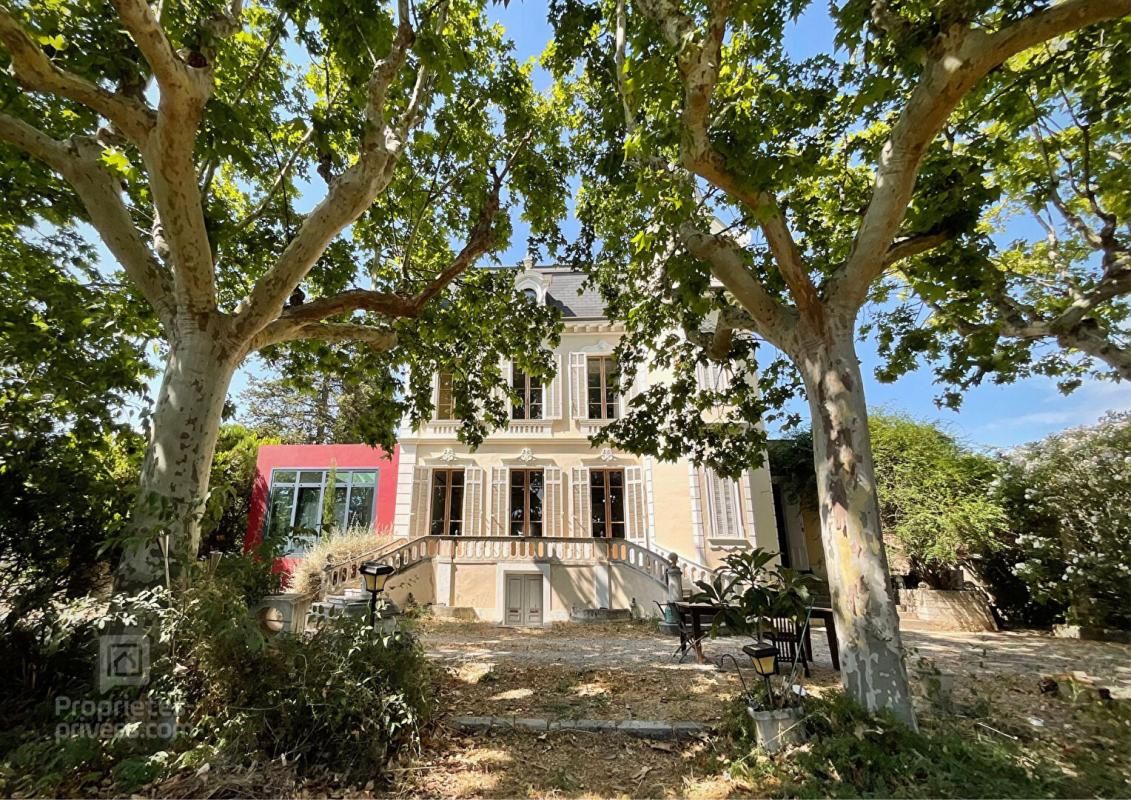 DRAGUIGNAN Demeure de prestige Draguignan 6 pièce(s) 187 m2 2