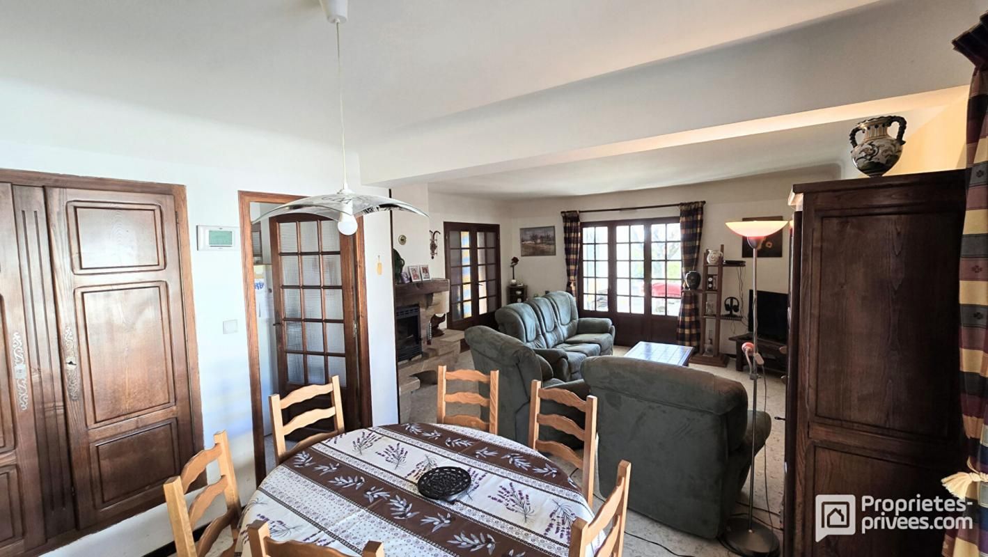 SAINT-DIONISY Villa Saint Dionisy 3 chambres + studio indépendant sur parcelle 2200 m² 4