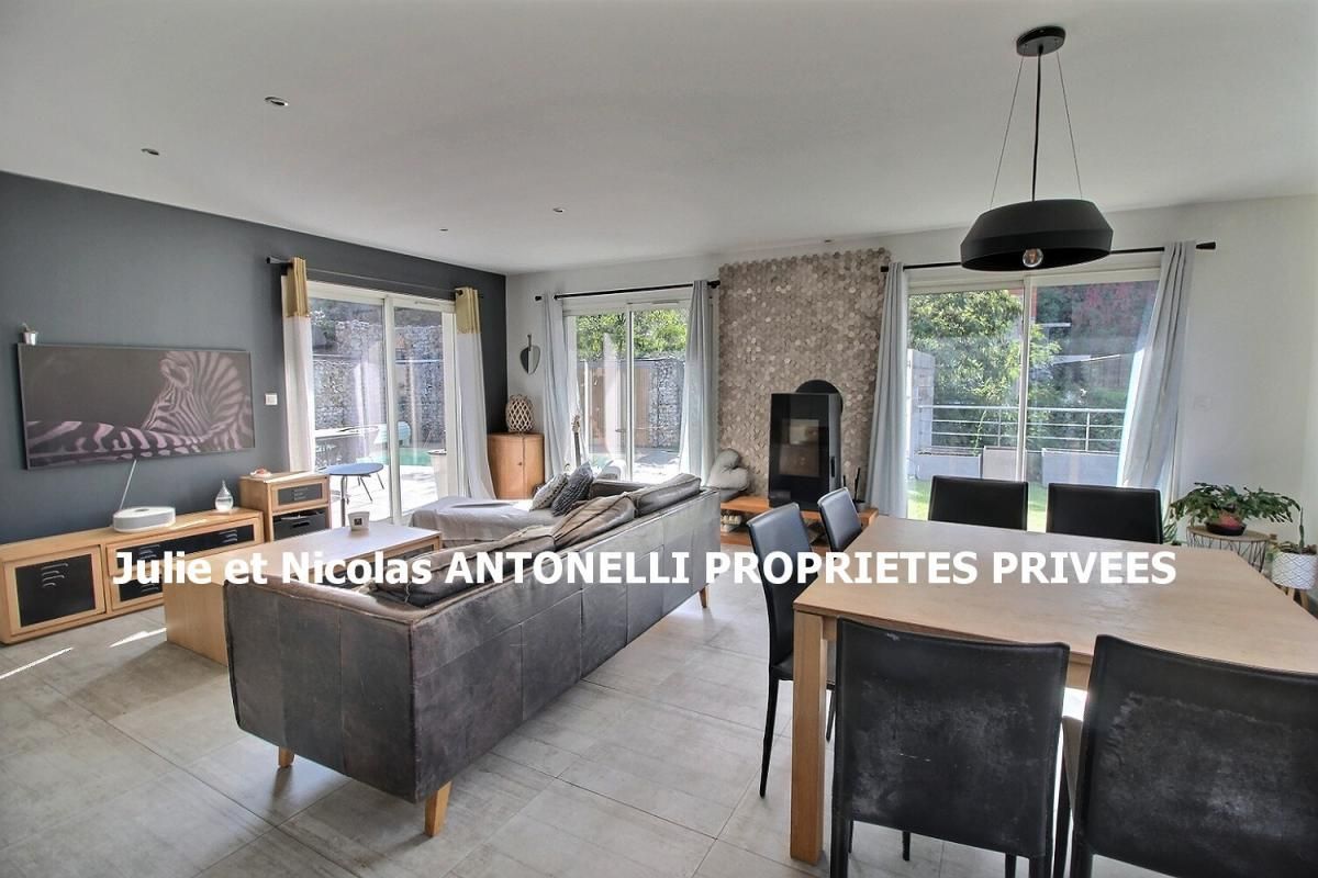 SAINT-GENEST-LERPT Maison 147m² habitables, 4 chambres dont un studio indépendant, piscine et spa 4