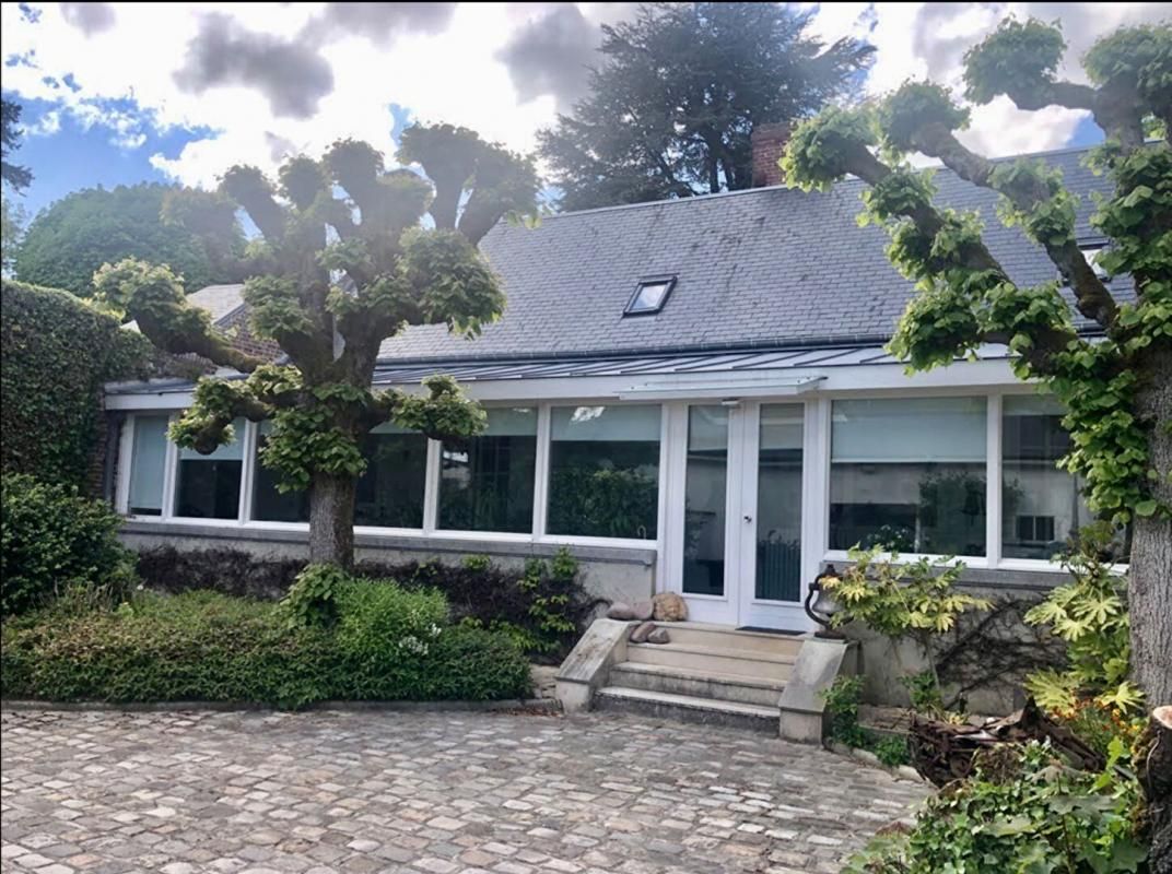 ARVILLERS Superbe propriété de 346m2 (6 chambres ) sur une parcelle de 6425m2 (1 h de Paris) 4
