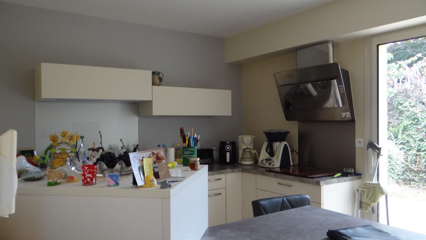 SAINT-SEBASTIEN-SUR-LOIRE Maison St Sébastien Sur Loire 5 P . 3 Chs . 140 M² . 1 Bureau . 1 Garage . T 446 M² 3