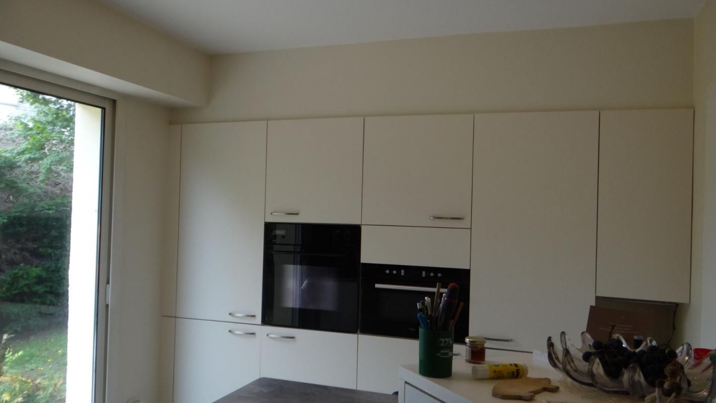 SAINT-SEBASTIEN-SUR-LOIRE Maison St Sébastien Sur Loire 5 P . 3 Chs . 140 M² . 1 Bureau . 1 Garage . T 446 M² 4