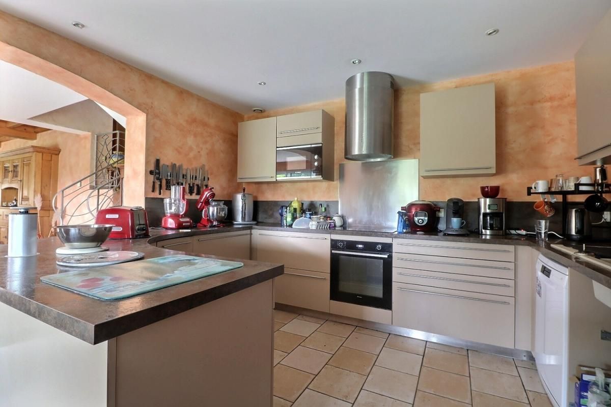 Maison Noiretable 6 pièce(s) 160 m2
