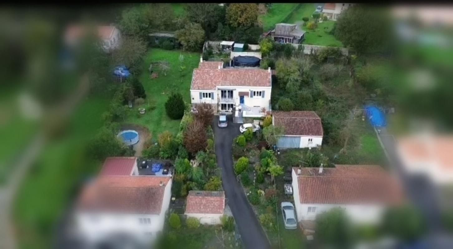 MERVENT Maison Mervent 7 pièce(s) 190 m2 2
