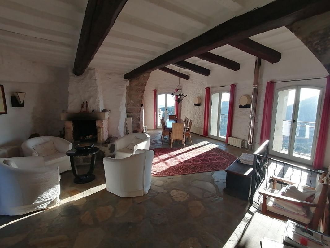 EVENOS Maison de village Evenos 5 pièce(s) 147 m2 3