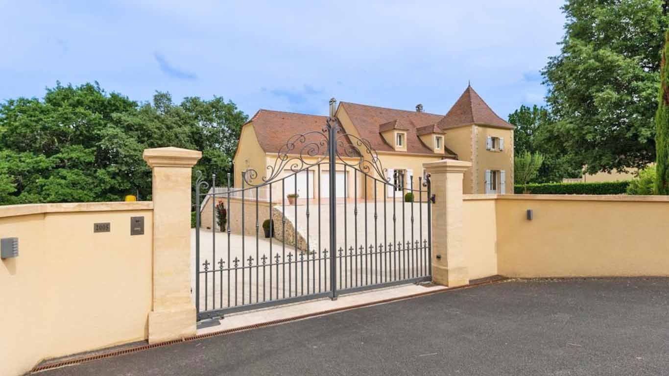 BOULAZAC ISLE MANOIRE Maison Boulazac Isle Manoire 6 pièces 190 m2 4