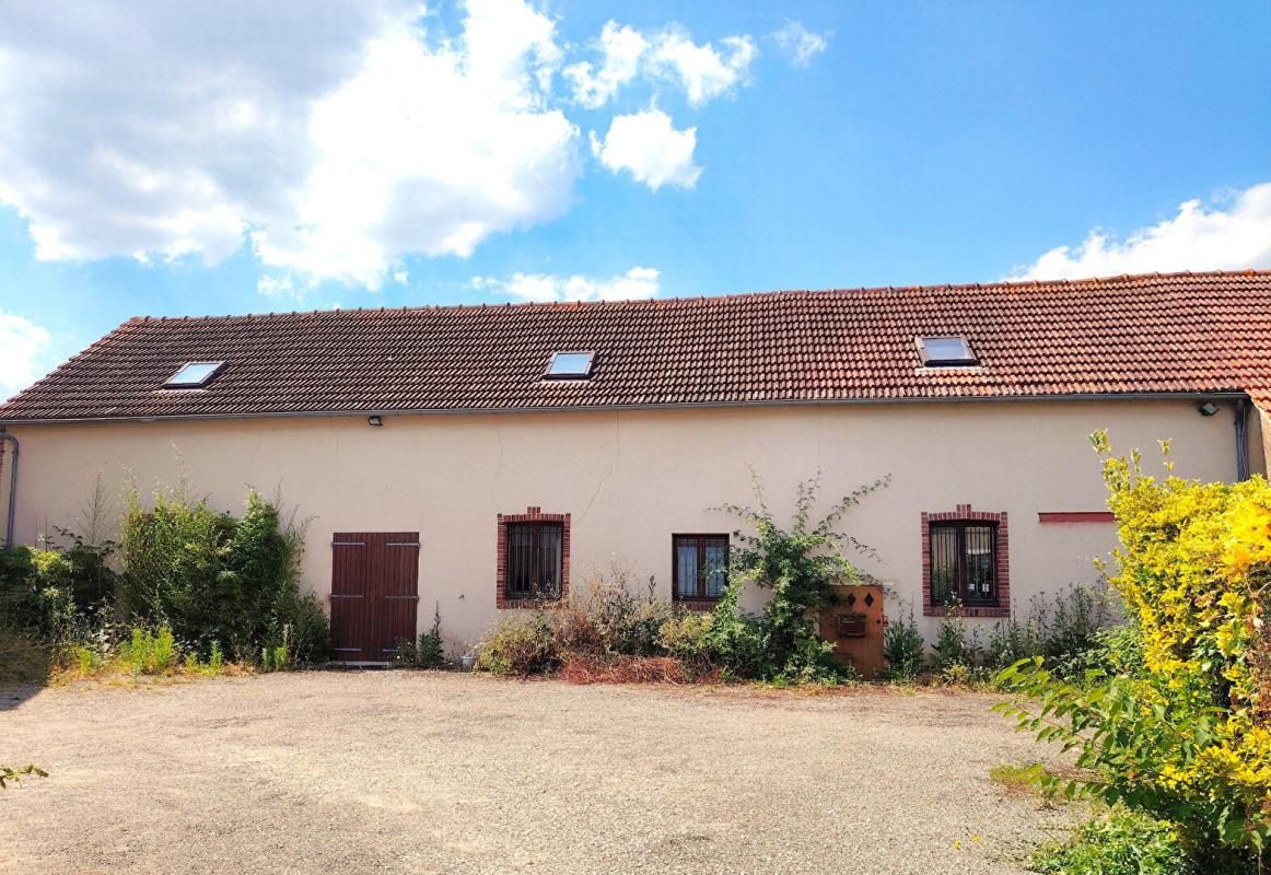 Ancienne fermette sur le secteur de LUISANT de 165 m2 hab