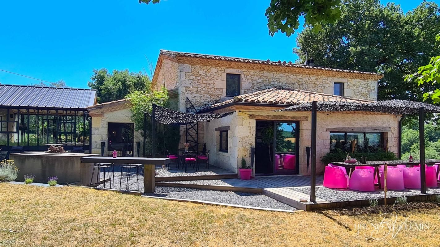 SAINT-CLAR PROPRIETE DE CHARME EN PIERRE 338m² sur 1 Ha DE TERRAIN avec DEPENDANCE 3