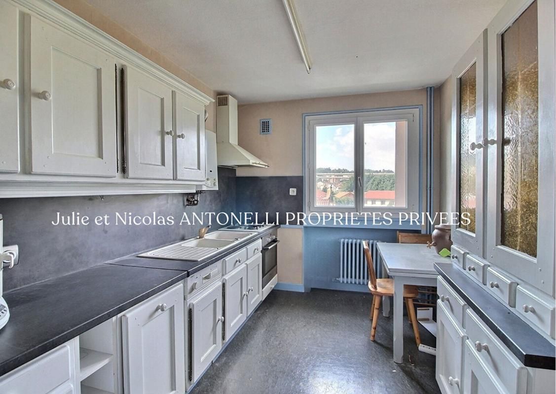 SAINT-ETIENNE Saint Etienne Terrenoire 42100 appartement 70m² 2 chambres et cave 3