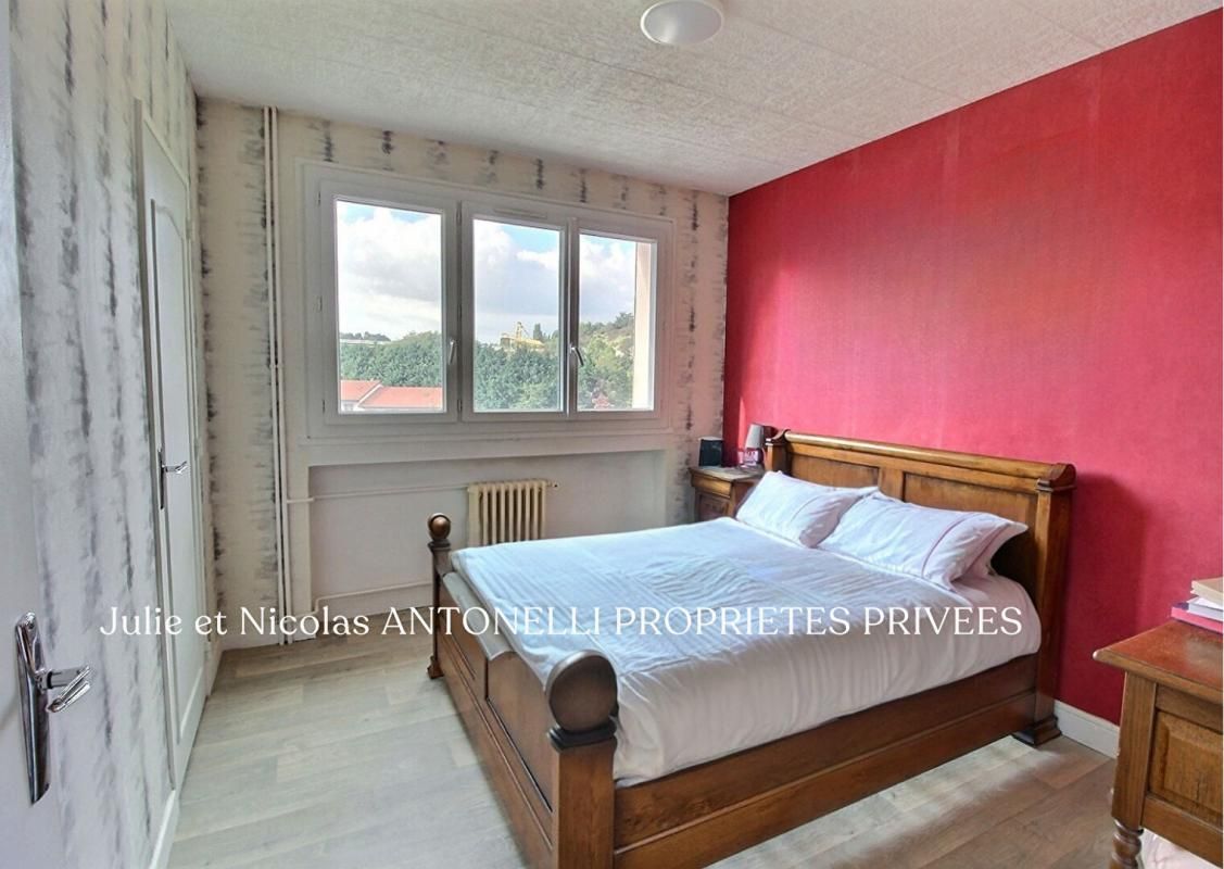 SAINT-ETIENNE Saint Etienne Terrenoire 42100 appartement 70m² 2 chambres et cave 4
