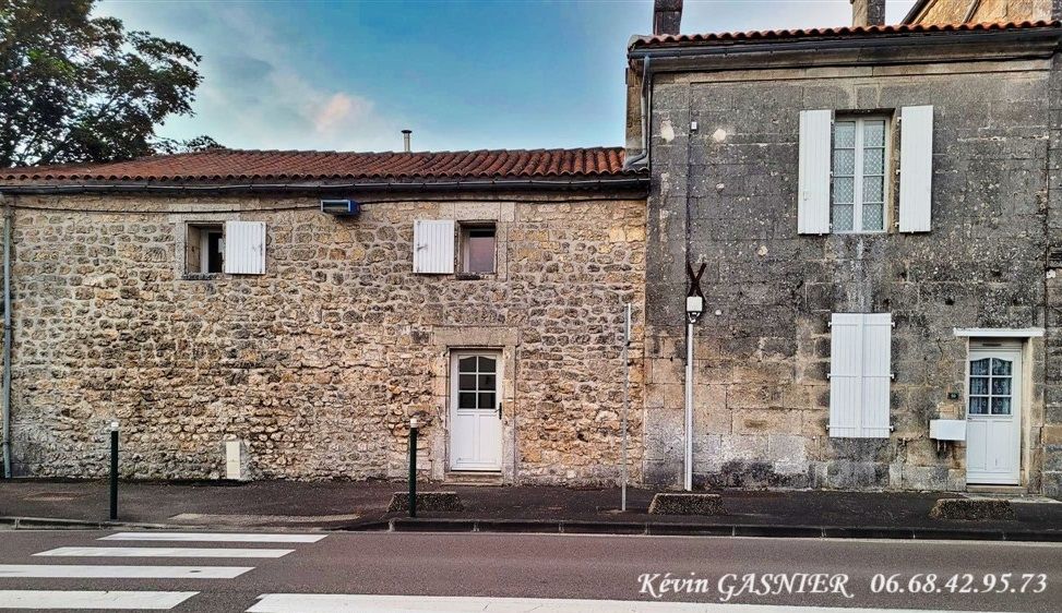 GARAT (16410) : Ensemble de 2 maisons rénovées