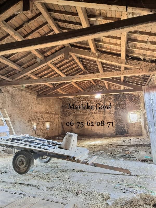 BOISSET BOISSET 43500 Belle ferme à rénover de 124 m² habitable avec grange et écurie terrain 1400m² 3