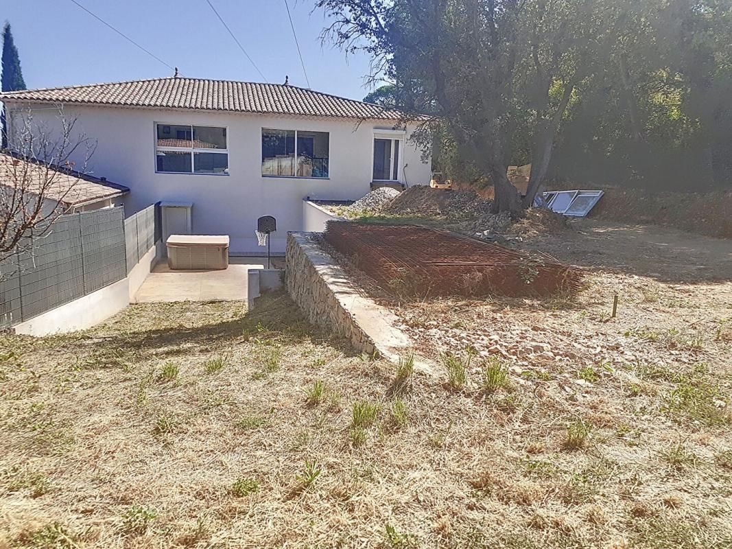 Maison T6 de 181.31m² sur 1069m² de terrain - Flassans sur Issole