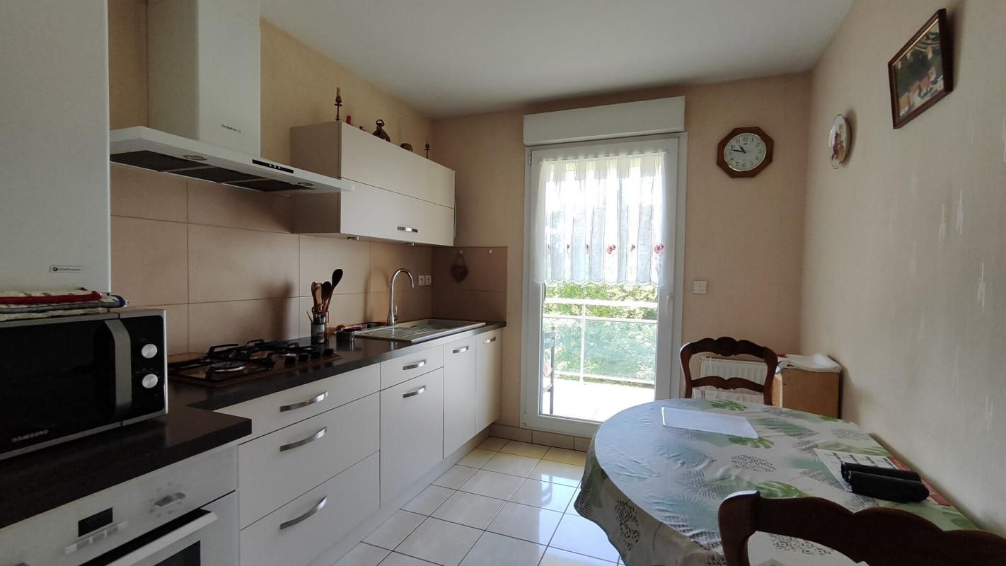 MONTBELIARD MONTBELIARD CENTRE : Appartement 4 pièces 76 m2 avec terrasse, garage fermé et cave 2