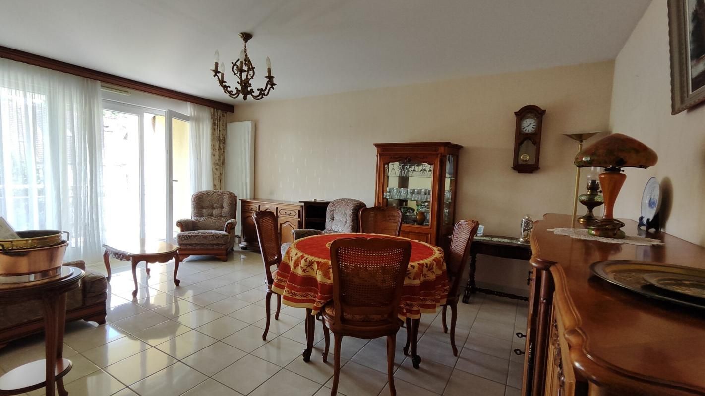 MONTBELIARD MONTBELIARD CENTRE : Appartement 4 pièces 76 m2 avec terrasse, garage fermé et cave 3
