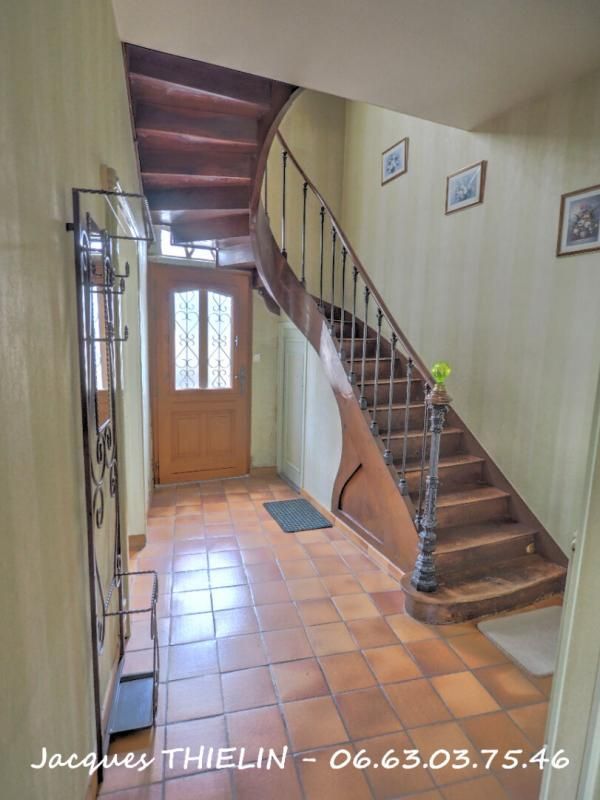 LONGUE-JUMELLES MAISON TRES SOIGNEE EN COEUR DE VILLE 2