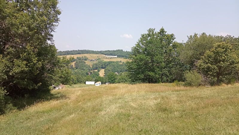 LESCURE-D'ALBIGEOIS terrain agricole 2
