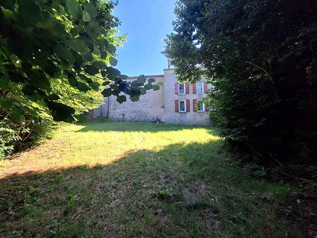 MAZAMET Maison rénovée montagne noire très proche Lac de Laprade avec jardin et garage 2